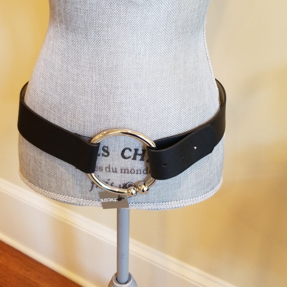 Chicos NWT black silver belt Medium